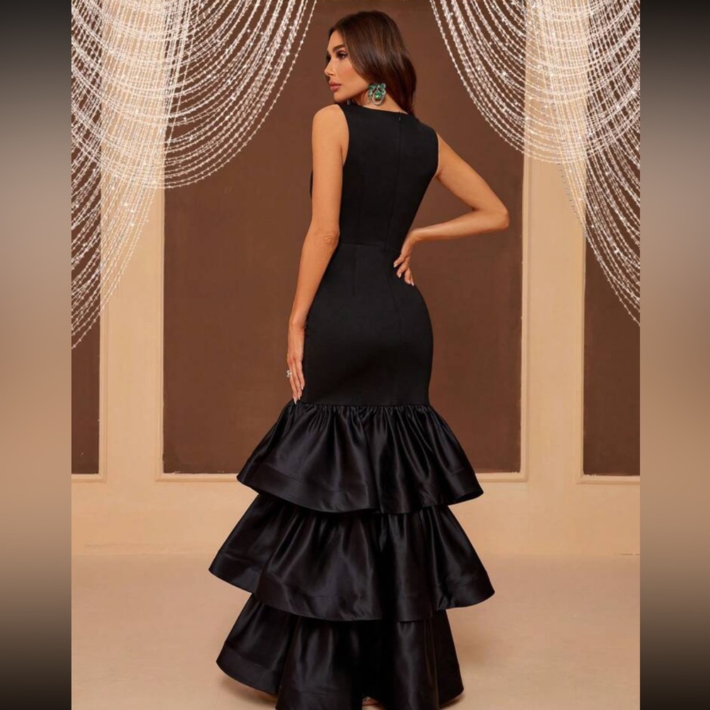 Belle Ladies' Evening Dress With Tiered Hem And Patchwork Fabric - Picture 2 of 7